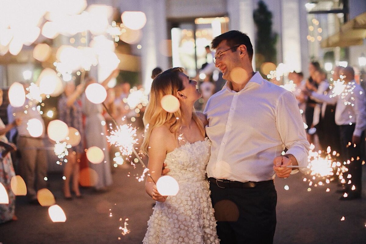 Организатор свадьбы Артема и Наташи - Яна Медведева.