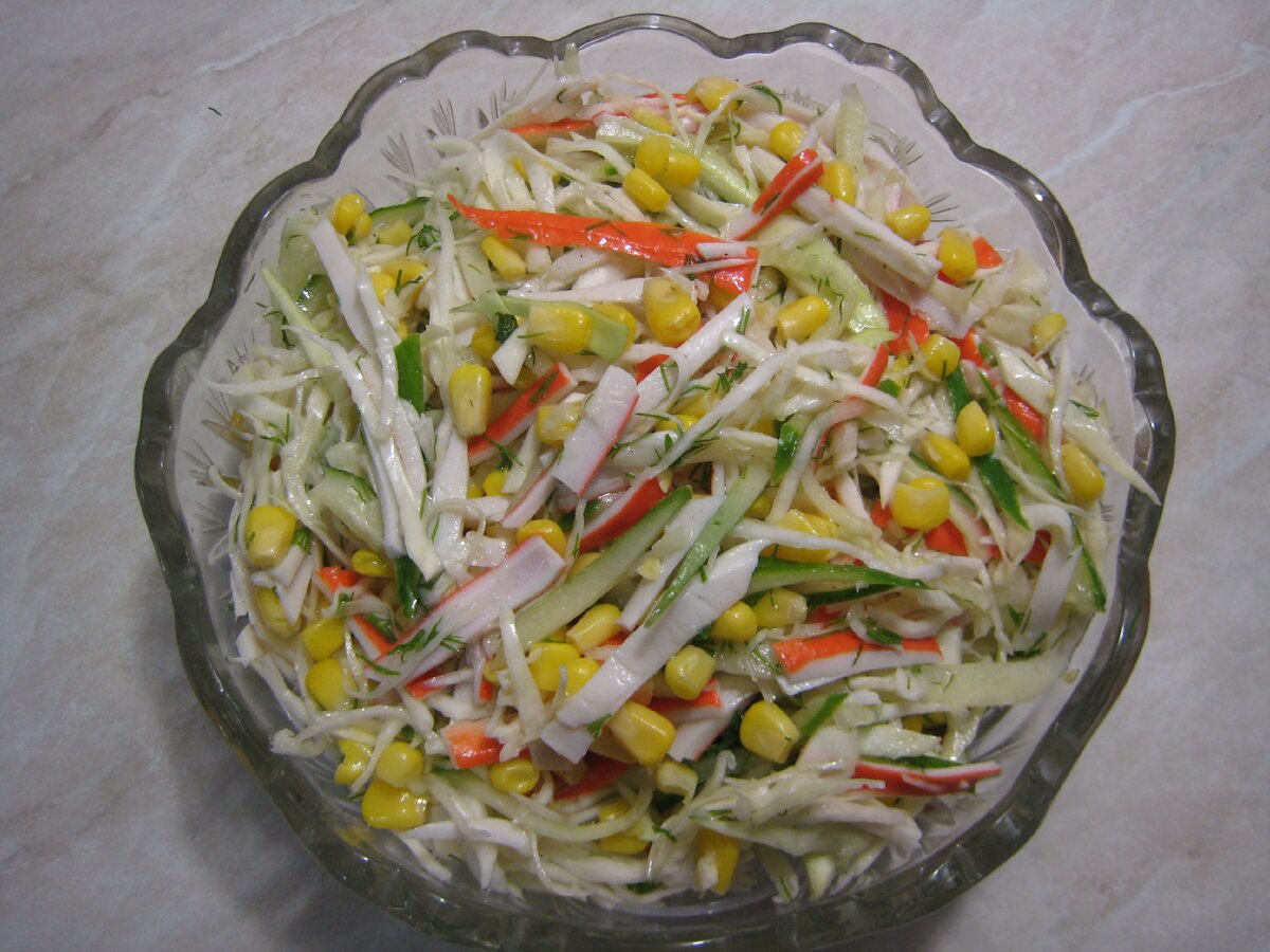 Лёгкий салат из крабовых палочек