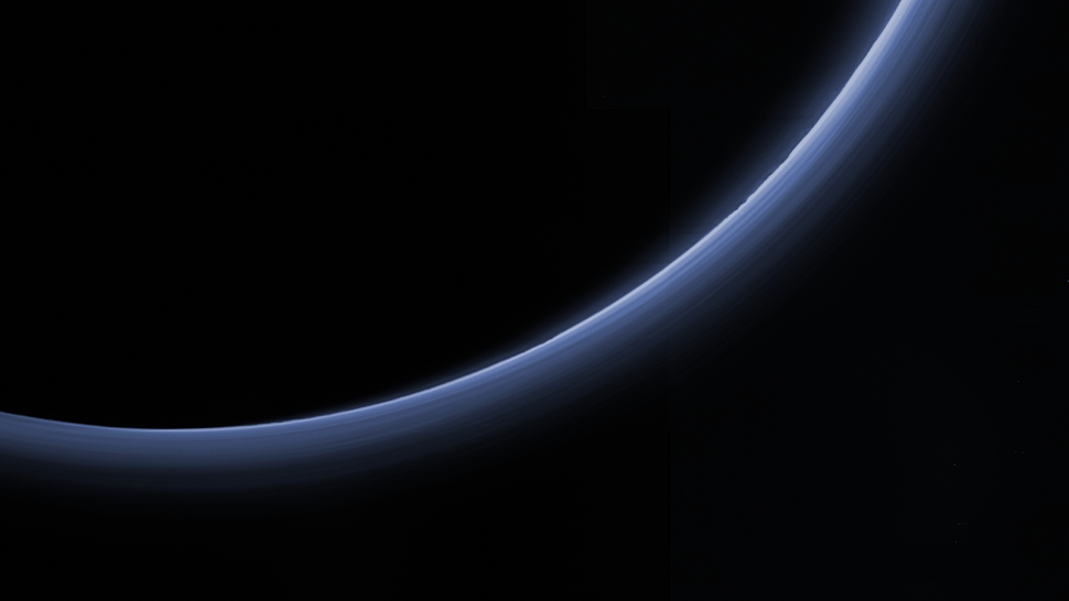 New Horizons космический аппарат НАСА обнаружили слои дымки на карликовой планете Плутон во время своего 2015 облета. (Изображение: © NASA / JHUAPL / SwRI)
