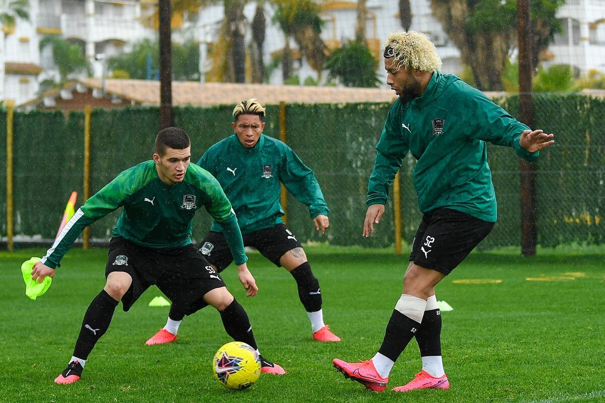 По договеренности между командами матч проводился 120 минут