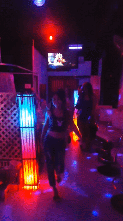 Насосная станция. Обратите внимание на заднем плане кабинки с занавесками. Вот когда занавески закрываются - и начинается весь процесс.