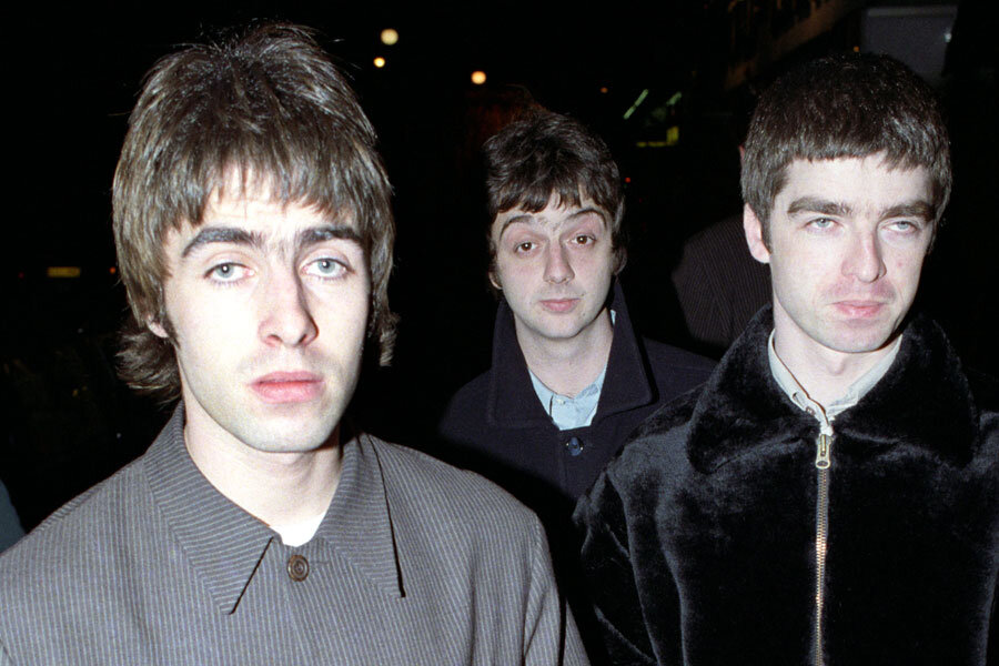 Брит поп. Лиам Галлахер осанка. Стрижка Лиам Галлахер Брит поп. Liam and noel Gallagher 1990. Брит поп Оазис.