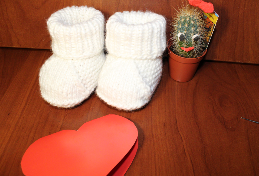 Пинетки спицами.