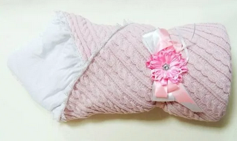 Пример из ткани, имитирующей вязаное полотно. Источник - www.kloomba.com