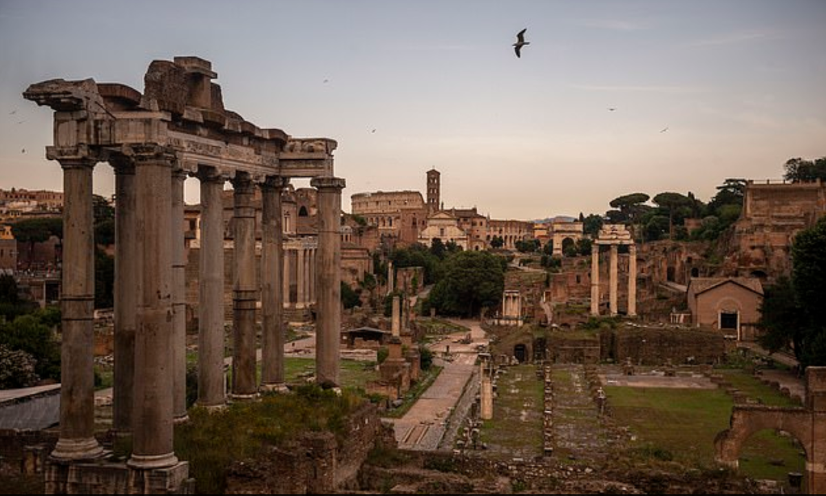 Почему в 5 веке до нашей эры. Рим первый век нашей эры. Рим 1 века нашей эры. Храм в Ниме нач 1 века нашей эры Рим. Древний Рим до нашей эры.