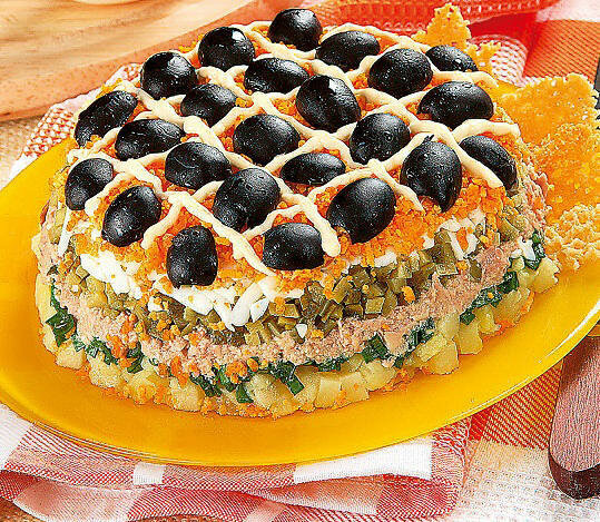 
Салат «Подсолнух» Фото: Олег Кулагин/BurdaMedia
