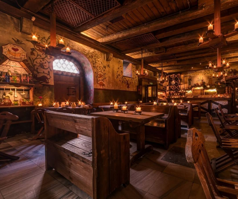 Зал таверны