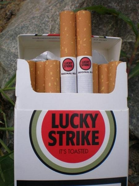 Сигареты лаки страйк Бласт. Лаки страйк красный компакт. Сигареты Lucky Strike Compact Blue. Сигареты лаки страйк красные. Лаки страйк красные