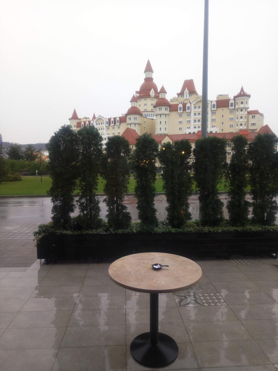 Вид из ресторана.