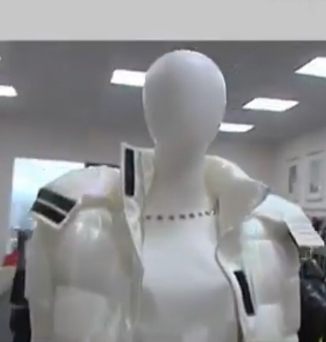 Магазин одежды. Личное фото. 