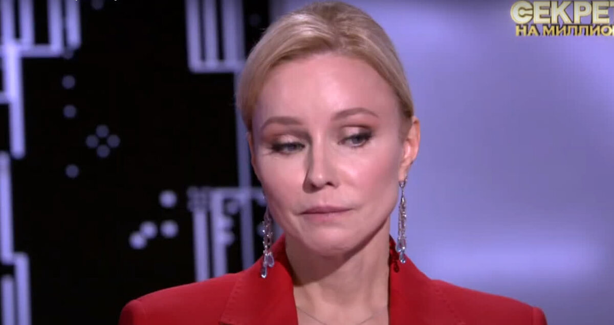 Рассказала секрет на миллион. Марина Зудина секрет на миллион. Зудина у Кудрявцевой. Рената Литвинова секрет на миллион. Зудина в бриллиантах и.