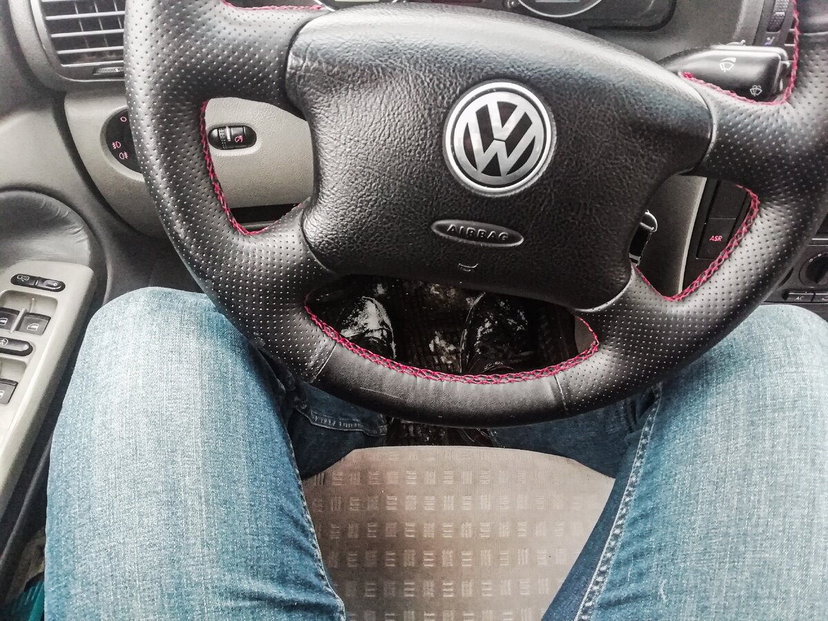 Ботинки остаются в снегу, который не оттаивал даже к концу поездки.