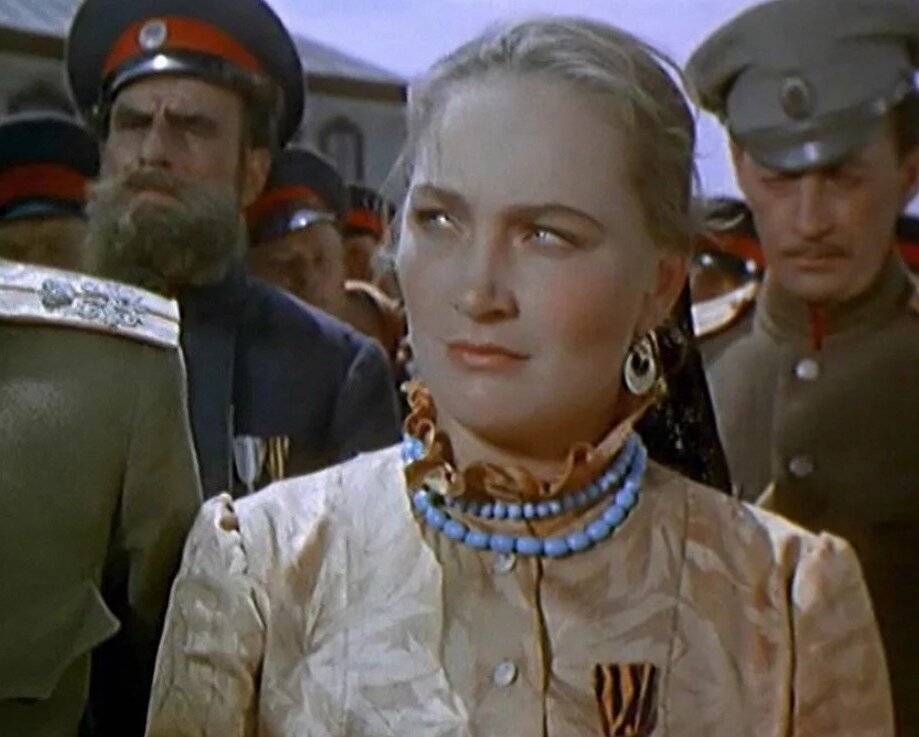 Кадр из фильма "Тихий Дон" . Источник: https://dubikvit.livejournal.com/