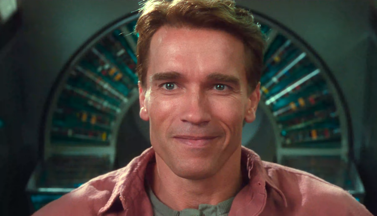 кадр из фильма "Вспомнить все"