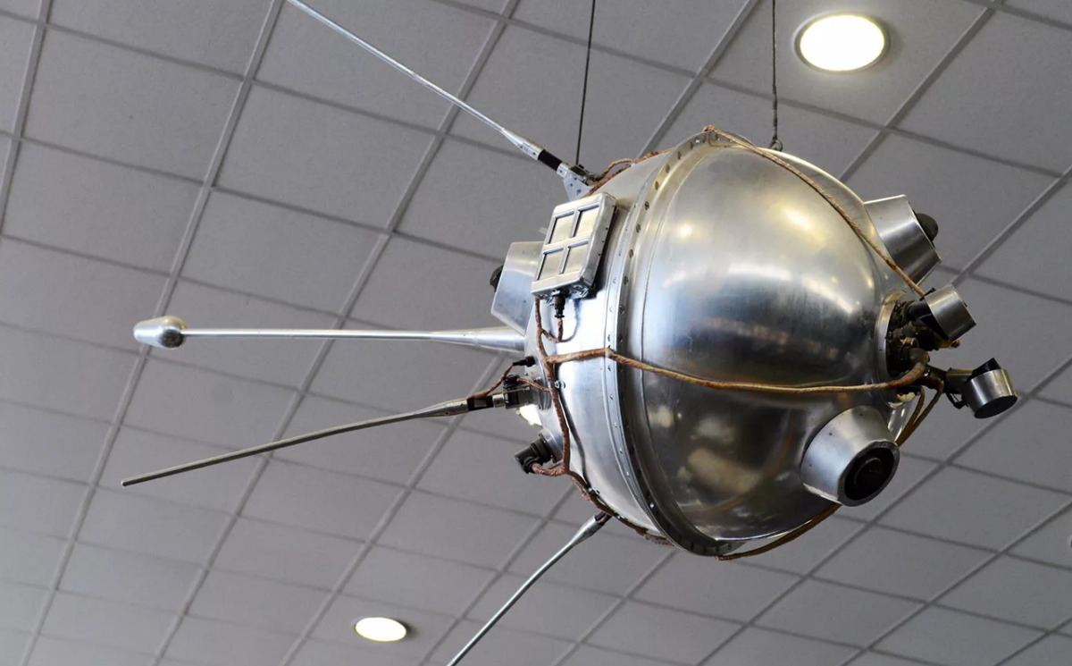 Луна 2 дата выхода в россии. АМС Луна 2. Луна-2 автоматическая межпланетная станция. Луна-1 автоматическая межпланетная станция. Луна 2 1959.