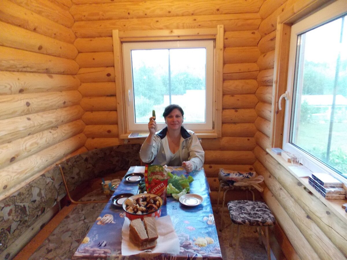 Началось всё с клеенки с  рыбками, плавающими среди кораллов