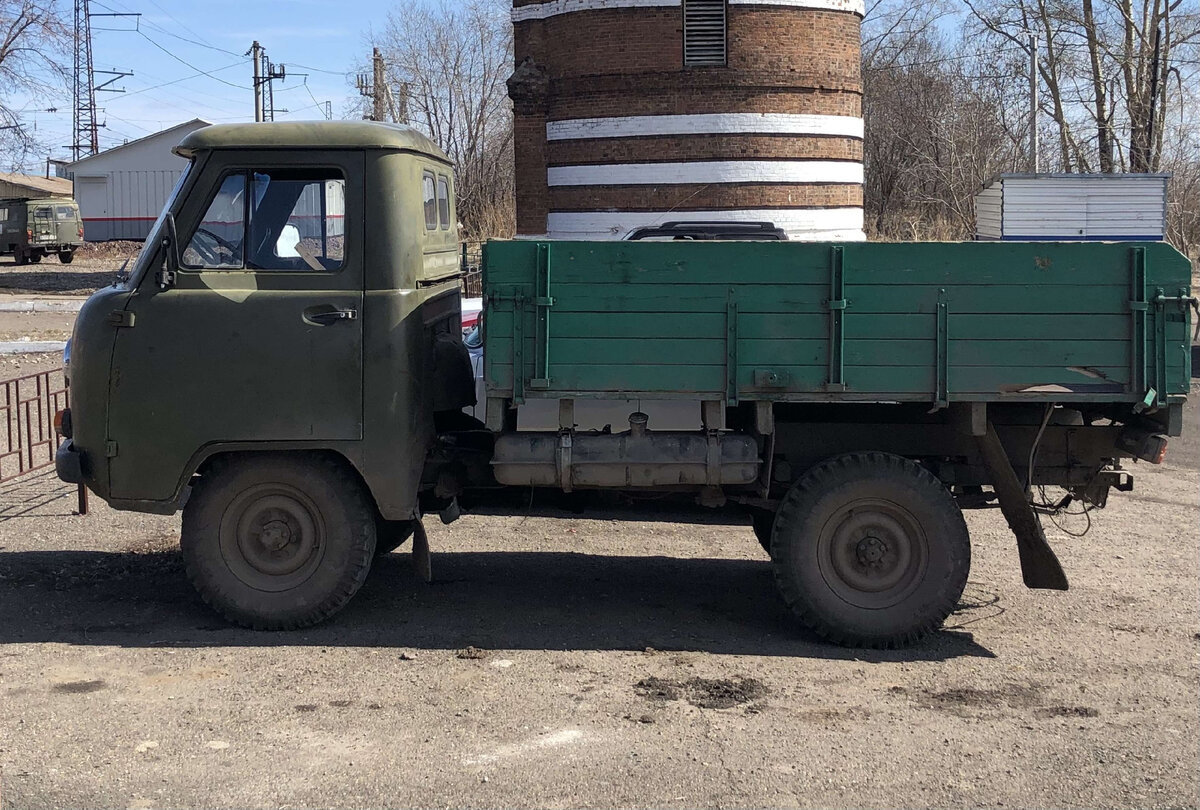 Всем привет! Ульяновский автозавод (УАЗ) еще с советских времен специализировался на внедорожниках (УАЗ-469) и легких грузовиках (УАЗ-452).-2