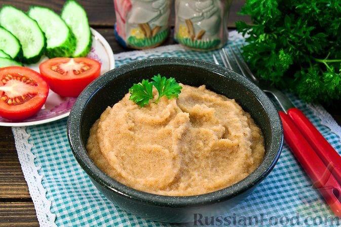 крупа манная, паприка молотая, соль, перец чёрный молотый