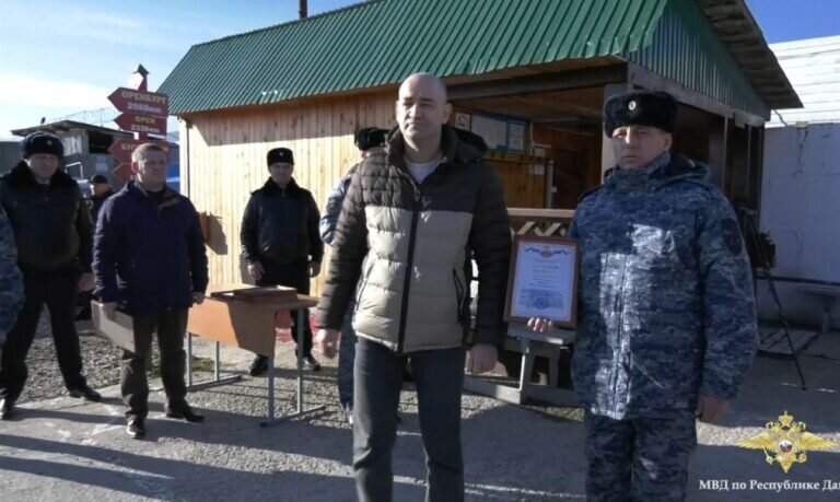    Начальник УМВД по Оренбуржью Алексей Кампф посетил оренбургских полицейских в Дагестане Елена Шкатова