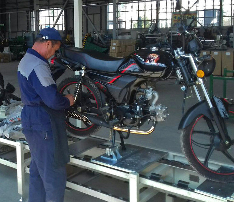 
Новый завод дал возможность трудоустроить более 150 человек с дальнейшем увеличением до 500 рабочих мест. Перед запуском производства сотрудники Norin Moto Bike прошли стажировку в Китае.