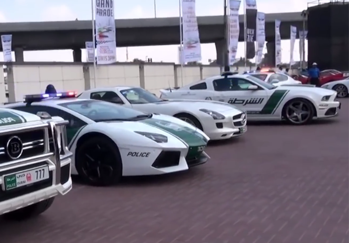 Машины милиции Дубая.