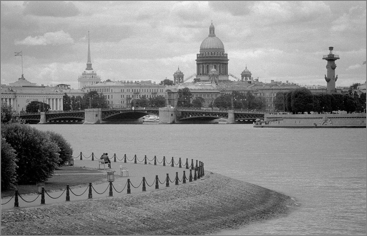в питере жить книга. москва место встречи книга. в питере жить иллюстрации. в питере жить 2. "в питере жить: от дворцовой до садовой, от гангутской до шпалерной".