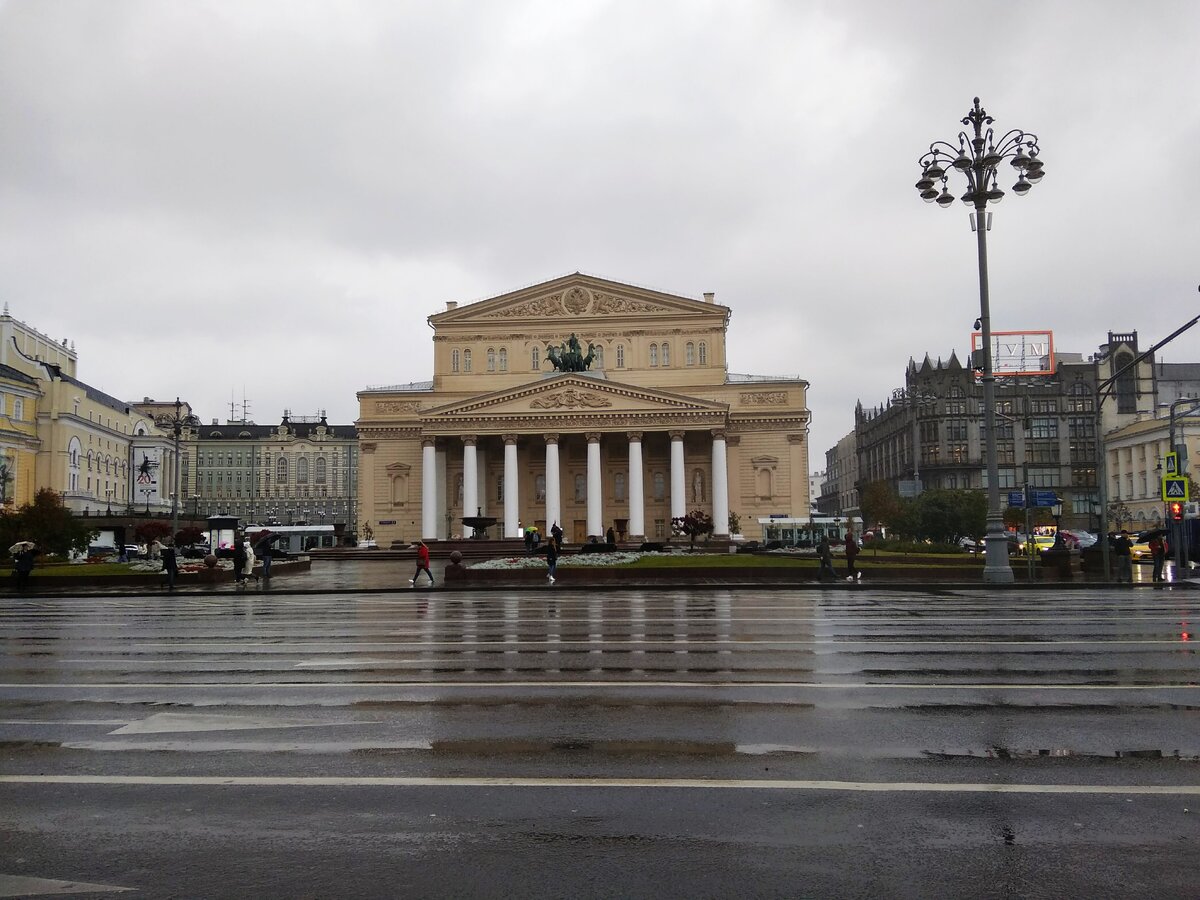 театральная площадь сегодня