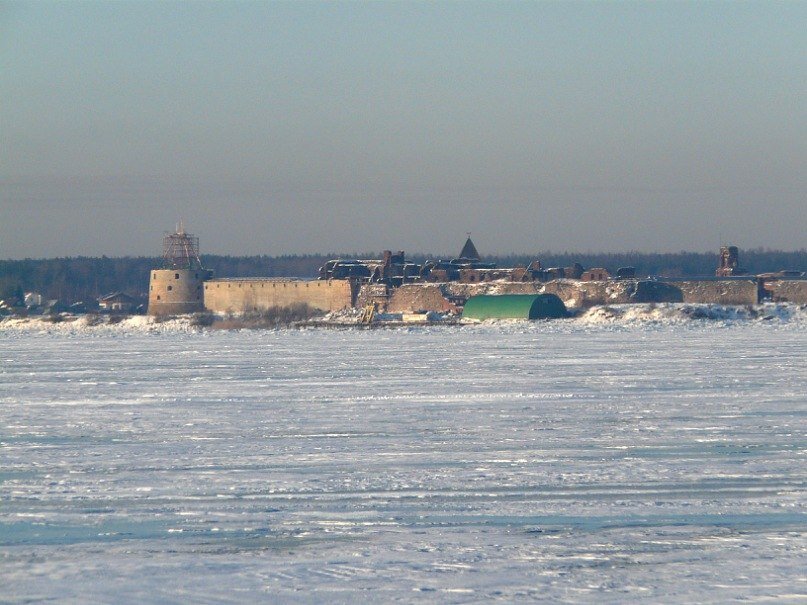 Крепость Орешек зимой. Вид с Ладожского озера. Фото автора