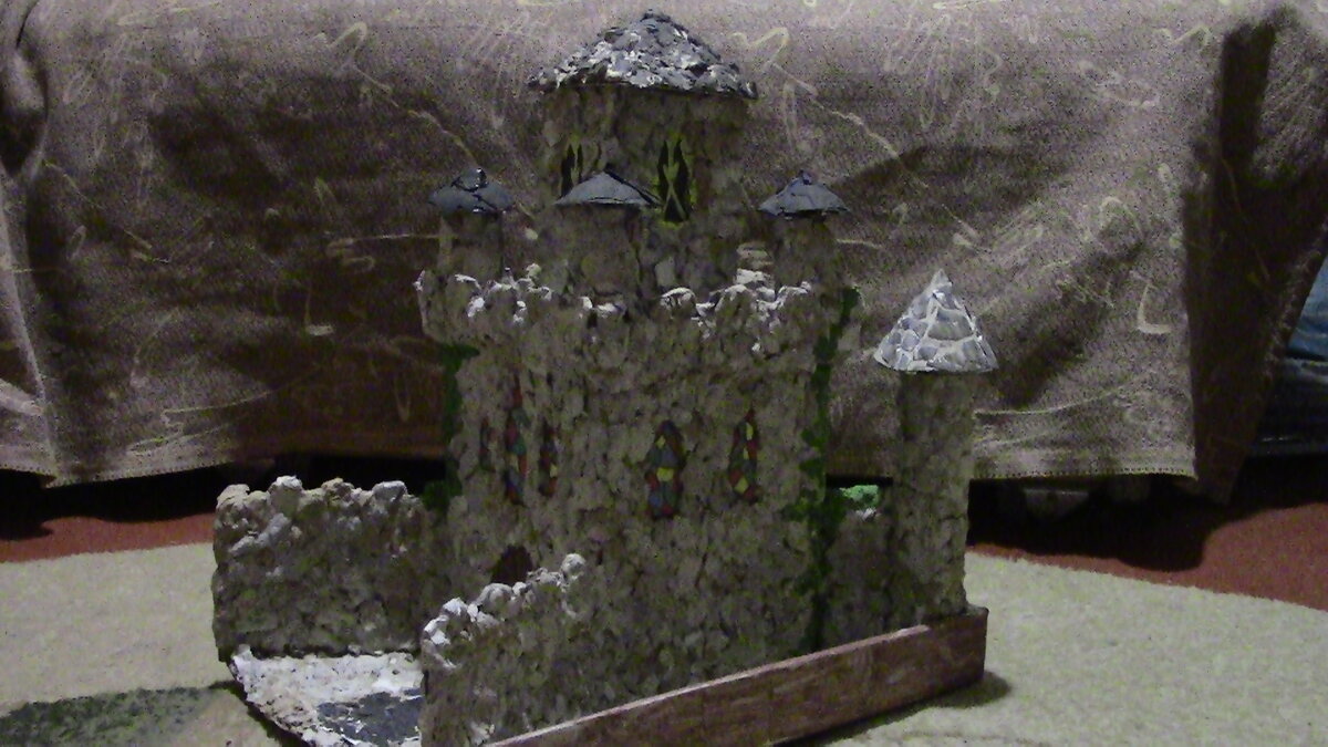 Замок слился с задним планом((( печально