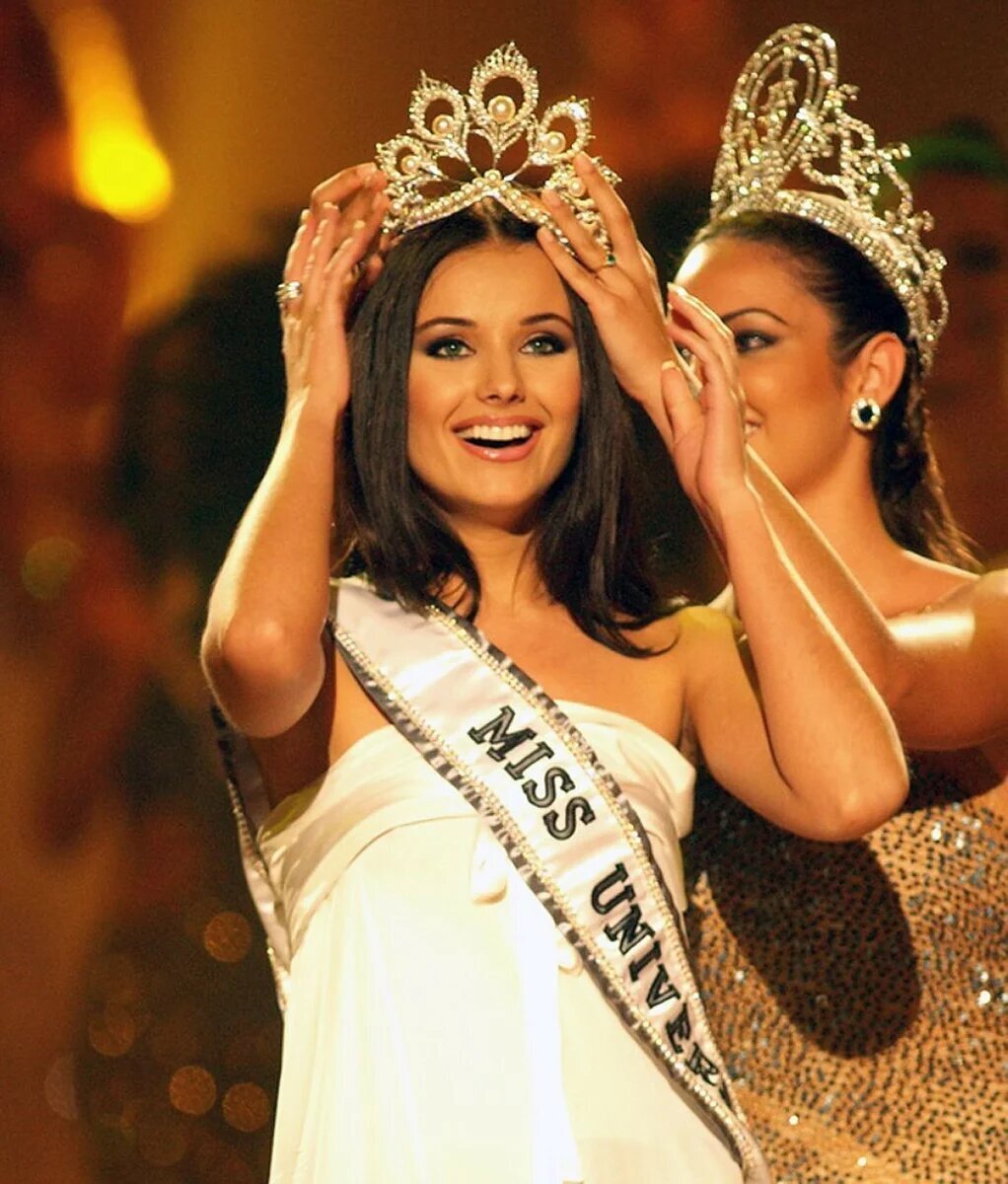Оксана Федорова, "мисс Вселенная 2002"