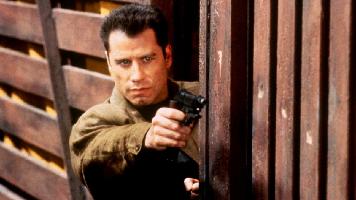 Большому актёру - большой пистолет! 