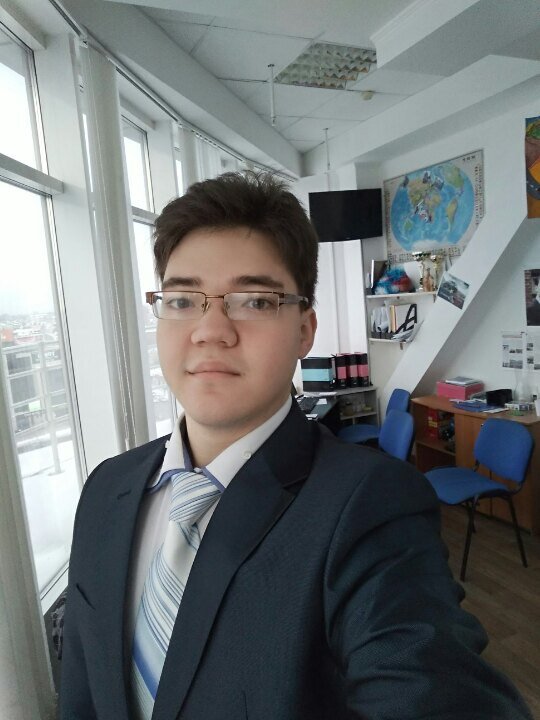 Обвиненный в распространении наркотиков в крупном размере Дмитрий Федоров. 