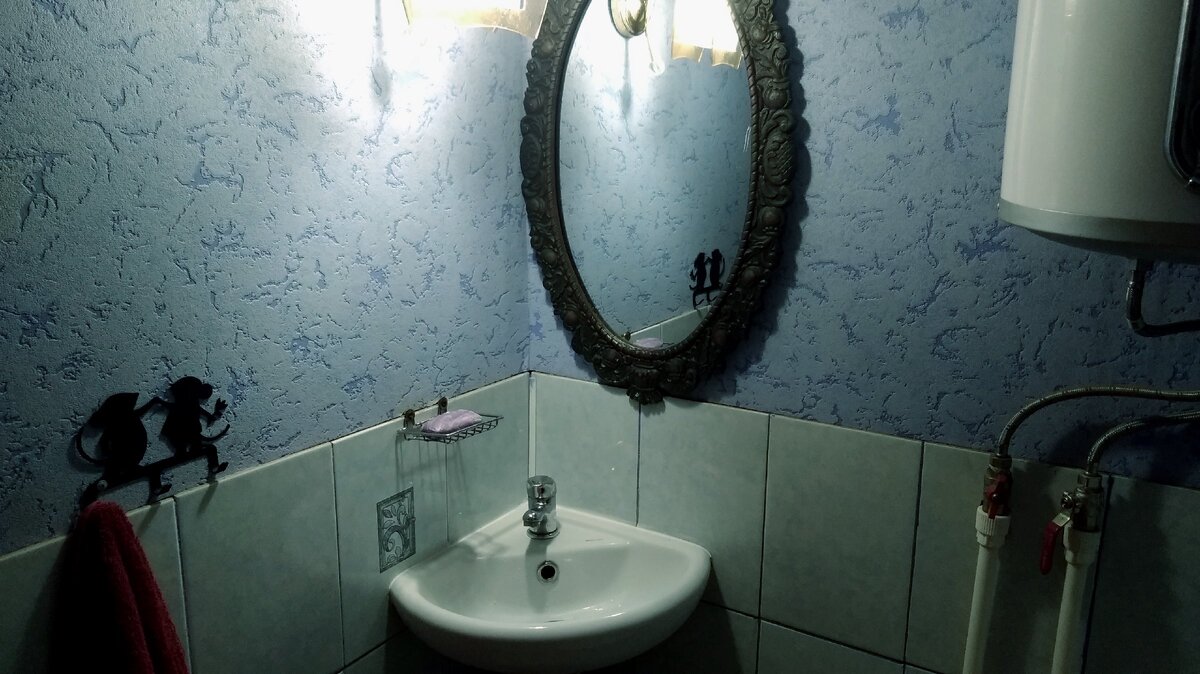 В свете лампы "синего" спектра. Вид более "аппетитный", правда?