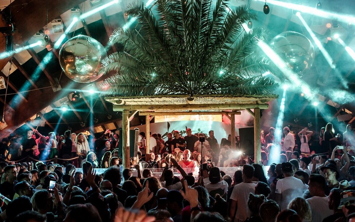 Ibiza Beach Club вечеринка