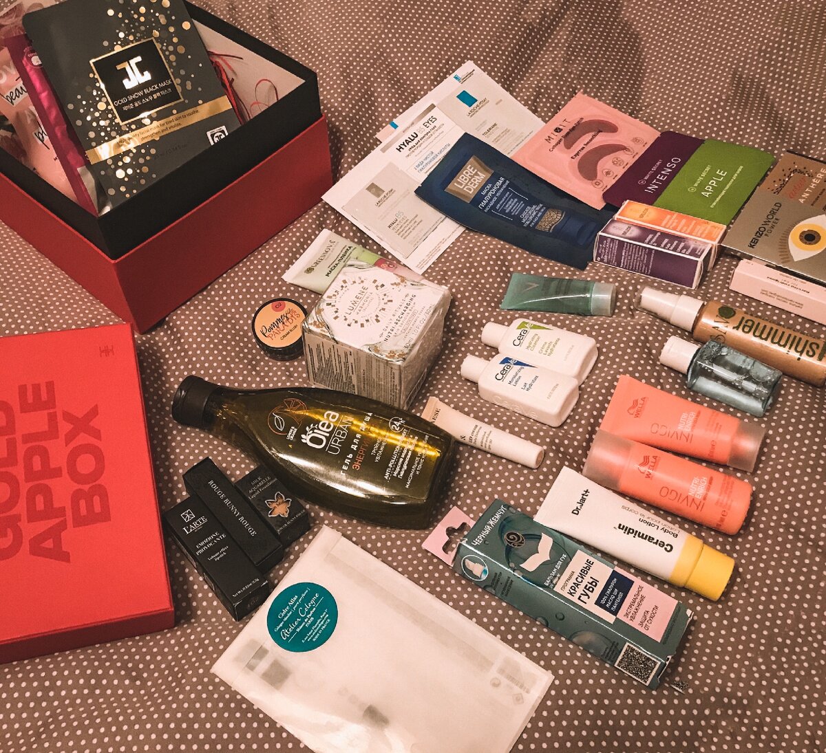 Gold apple box. GOLDAPPLEBOX. Gold Apple Beauty Box. Surprise Box золотое яблоко. Голд Эппл бокс золотое яблоко