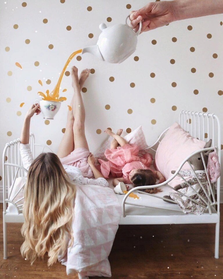 «Я тут не помню, когда умывалась, а ей нечем заняться!». Источник: Яндекс.Картинки 