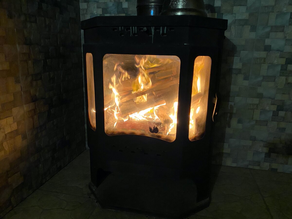 Чтобы не топить воздух, перекрыл шибер