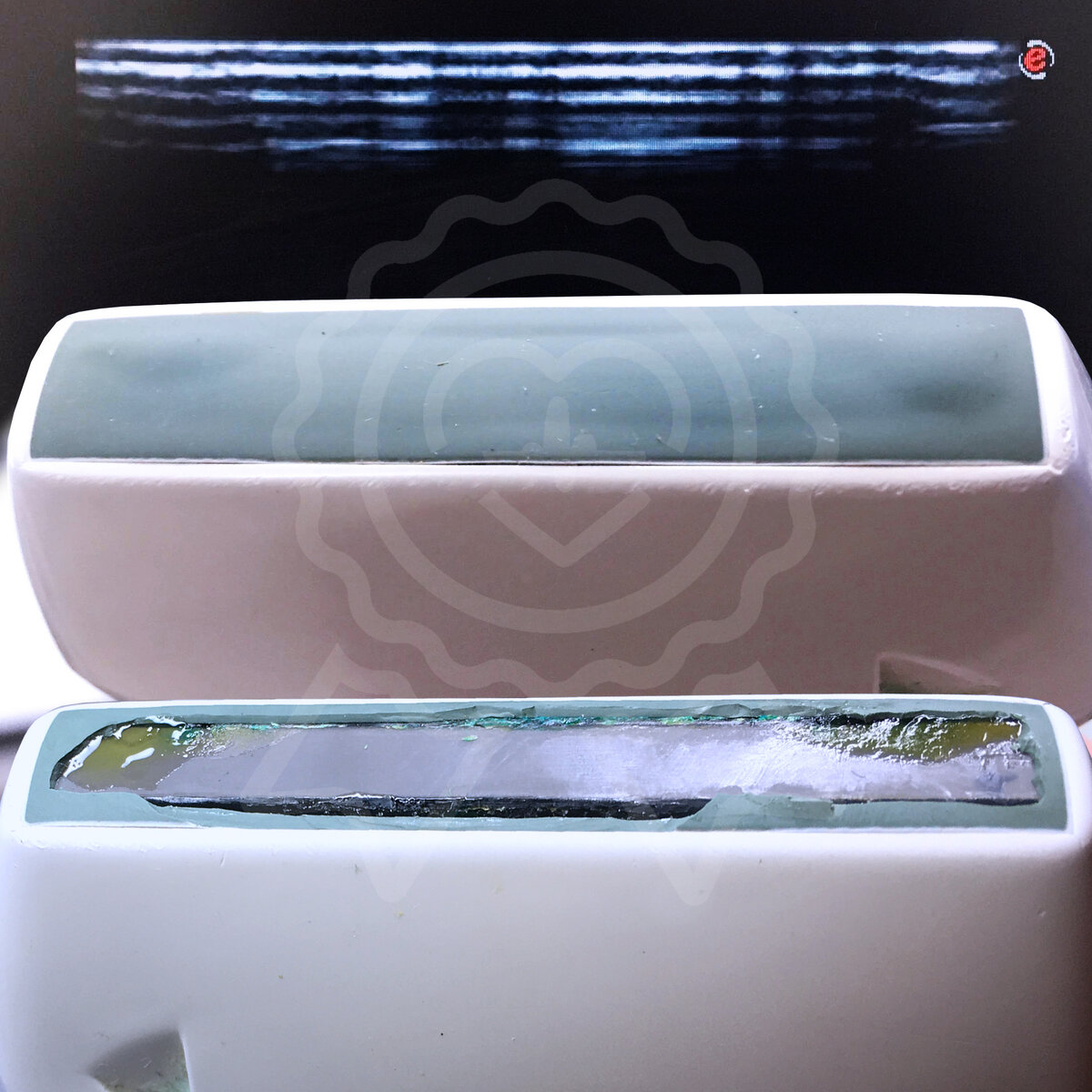 Так выглядит пузырь геля и воздуха в УЗИ датчике ESAOTE. 