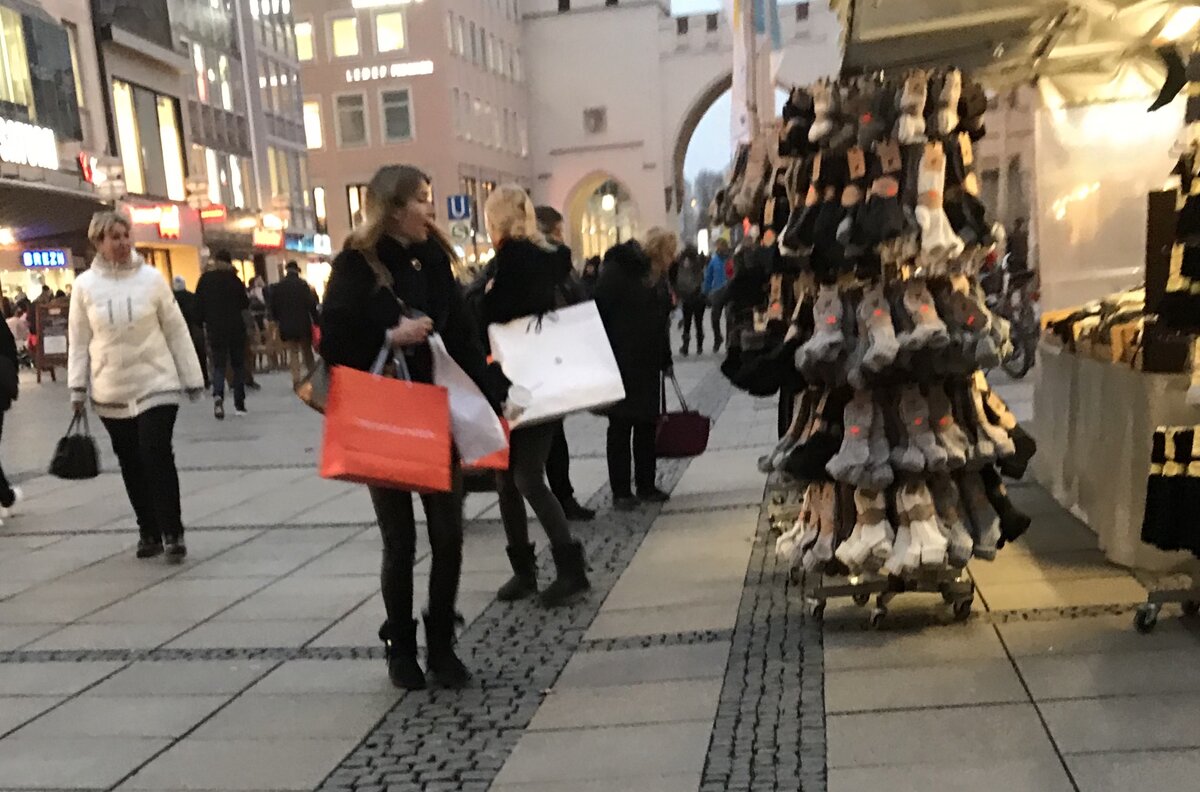 Люди на улицах Мюнхена: обычная жизнь баварцев