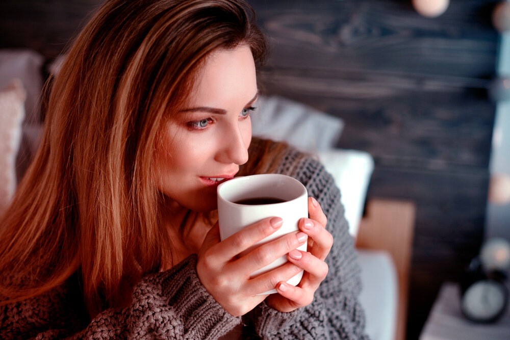 Девушка и кофе