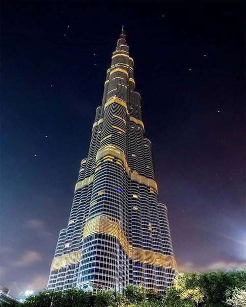 Небоскреб Бурдж-Халифа.