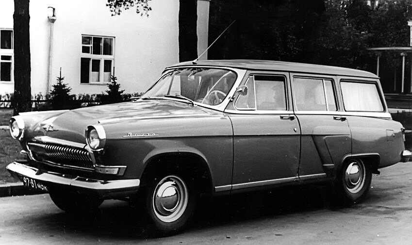 Когда-то она выглядела так. Красивая машина, которая выглядела ни чуть не хуже седана.