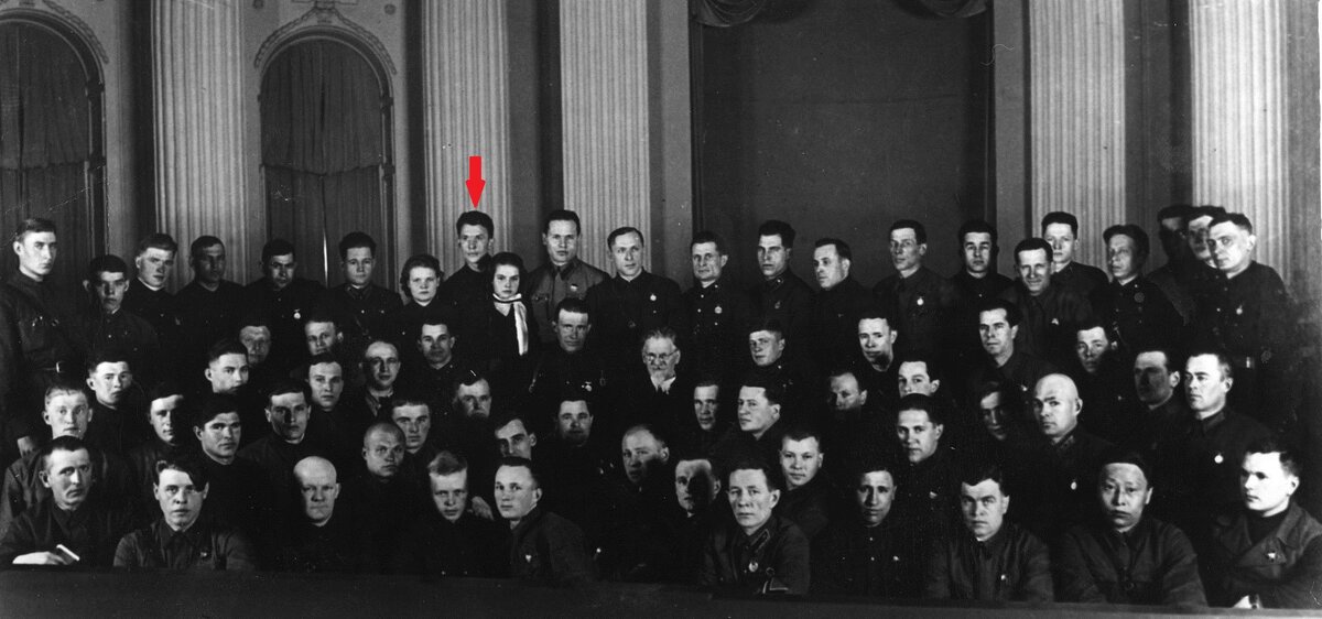 26 февраля 1942 года, в Георгиевском зале Кремля, всесоюзный староста Калинин М.И. вручил личному составу спецотряда "Москва" ордена и медали. Командир отряда Филоненко М.И. был награждён орденом "Боевого Красного Знамени". Фото из Википедии 