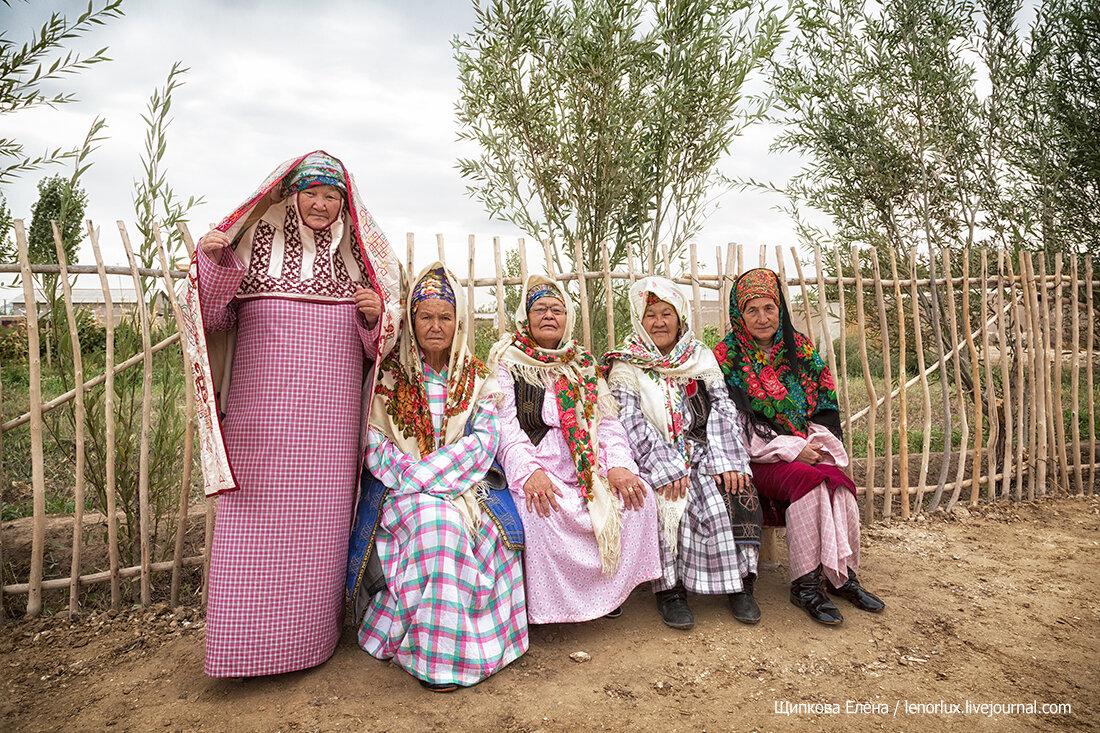 Национальная каракалпакская одежда. Дизайнер - Айзада Нурумбетова