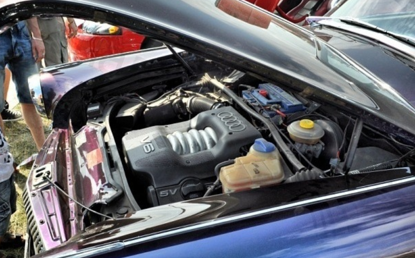 (мотор от Ауди уже под капотом, все подробности будут ниже)