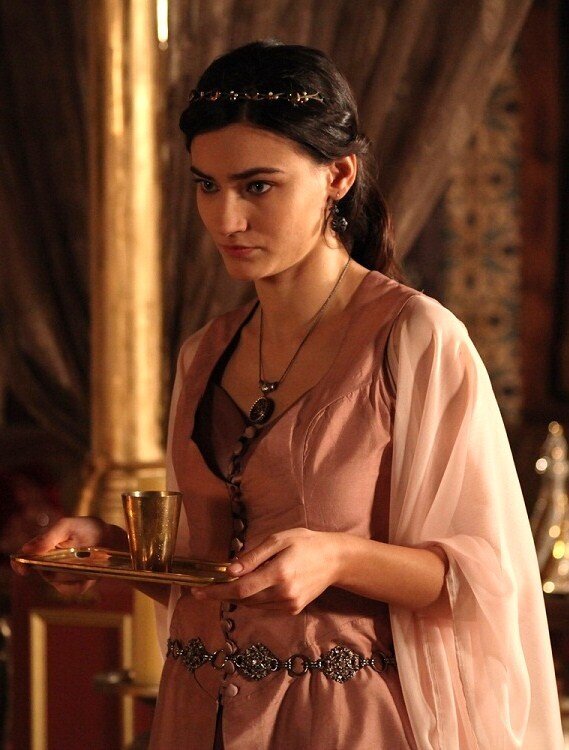 Виктория. Кадр из сериала ,, Великолепный век,,