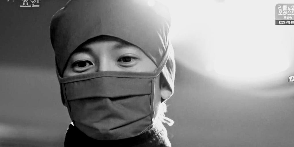 Кадр из дорамы "Доктор Ё Хан". "Для пациента болезнь — отчаяние, а доктор — надежда!"