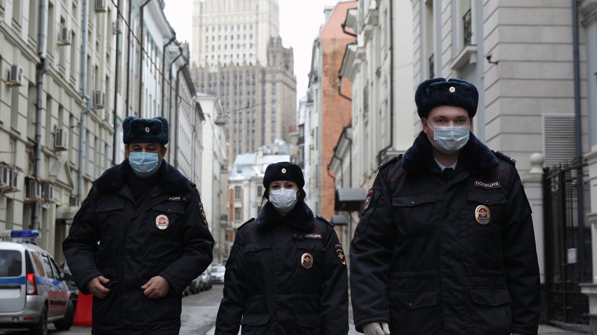 Сотрудники полиции. Яндекс Картинки.