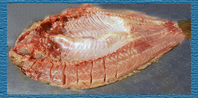 Так рыба разделывается, чешуя при разделке не убирается