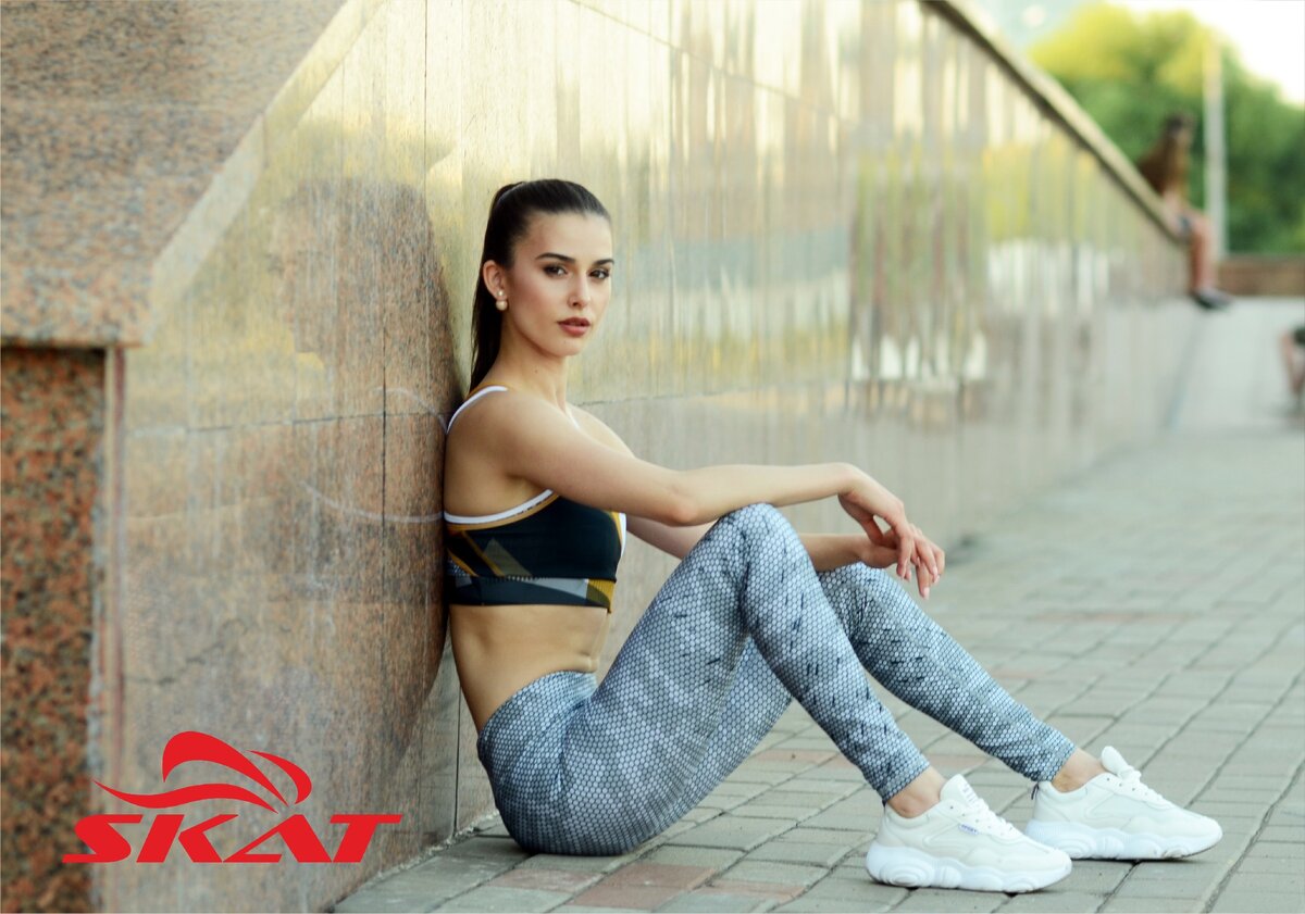 Лосины и спортивные топы SKAT